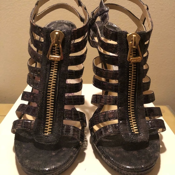 Lizard Embossed Patent Leather Jimmy Choo Pump - Picture 2 of 5